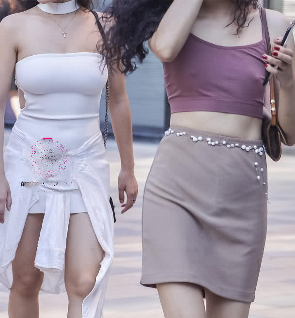 气质小姐姐紧身套装裹出曼妙身姿，狂野妩媚的气质很是吸睛