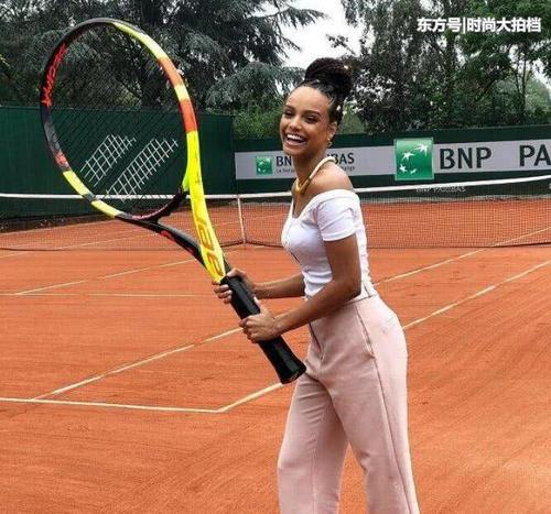 98年姆巴佩厉害了！绯闻女友性感如野猫，网友：小伙艳福不浅！