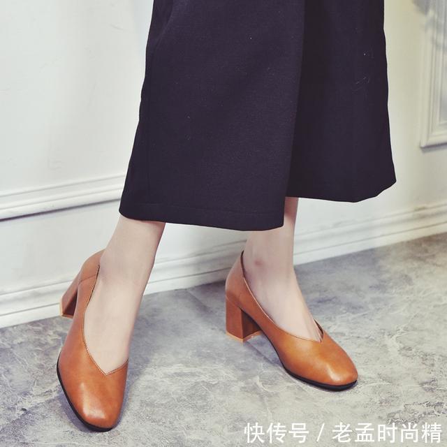  女生：155的女生才不矮，鞋上动些小心机，能高一个头