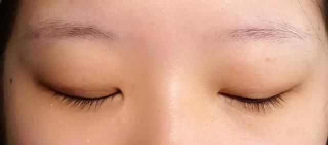 发际线男孩花2500修的眉毛这个鸟样