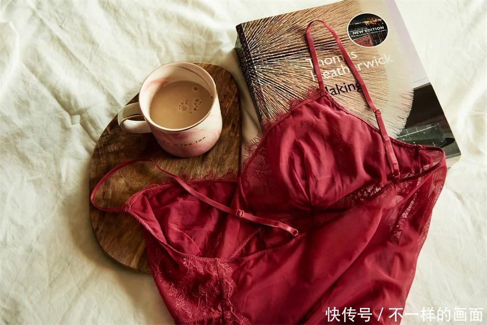 服饰内衣的诱惑蕾丝吊带睡裙，让你展现女人魅力