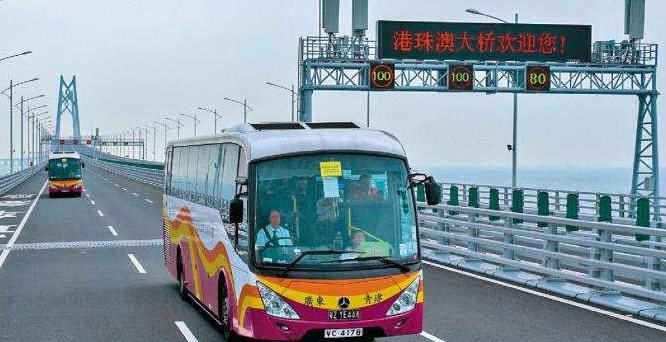 兴致勃勃的开上港珠澳大桥，却黑着脸回来！车主：给钱也不来