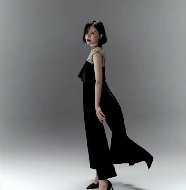  较深的女生@直男眼中的“大妈口红”色号，涂上不显白还难搭配，你选中了吗