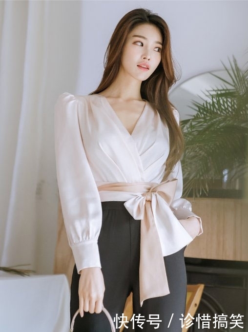 「职场中」靓靓聊第59期:气场强大的职场女强人,尽显穿着品味,出场即是巅峰