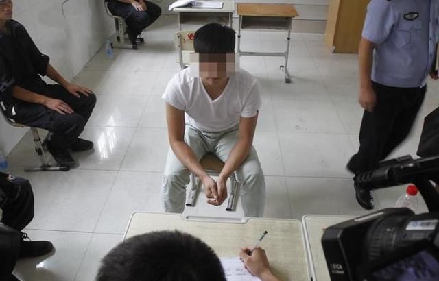 警察发飙狂骂人，朋友圈晒经历后，上百朋友来点赞，网友：真男人