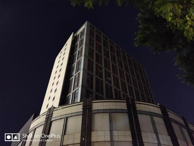 一加6、坚果R1、iPhone 8P相机对比测试,苹果