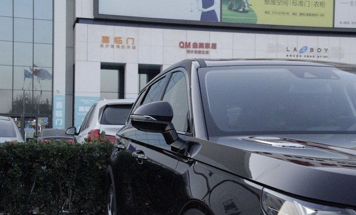  『随时』陪老婆逛街是我义不容辞的责任，和奔腾T99随时待命中
