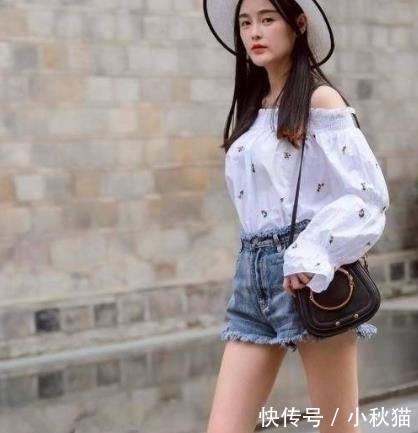 『美女』街拍美女:孤独的感觉之所以如此之重,只是因为想得太深!