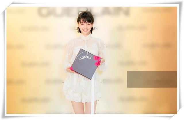 当162王子文和173陈慧琳同穿衬衫，才知道露腿与不露腿差距有多大