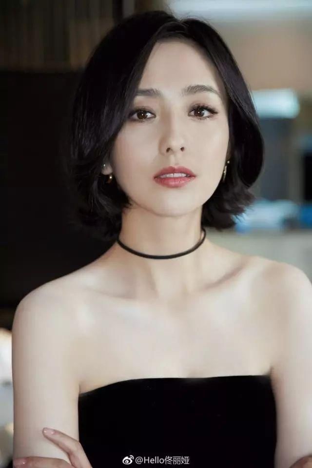 佟丽娅赵丽颖齐齐剪短发，你要玩一下吗?