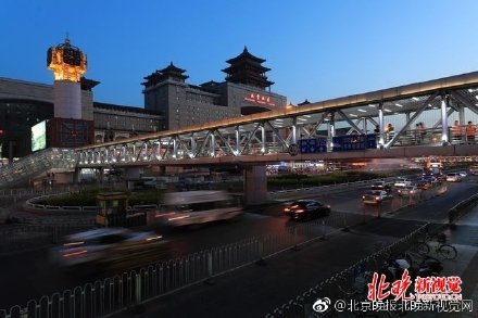 北京西站春运夜间网约车可免费停靠 高峰期还将开免费摆渡车
