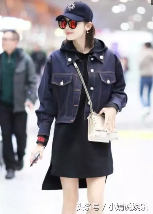 古力娜扎站姿真绝了!两腿间真实腿距吓到我了,确定只有26岁