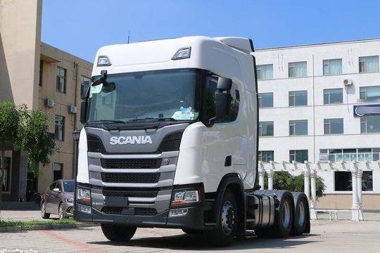 走进广东“骑师”的货运生活，开香港卡车有啥不一样？