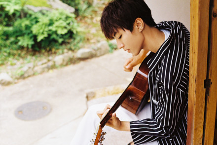 看《天坑鹰猎》，帮王俊凯挑选女朋友