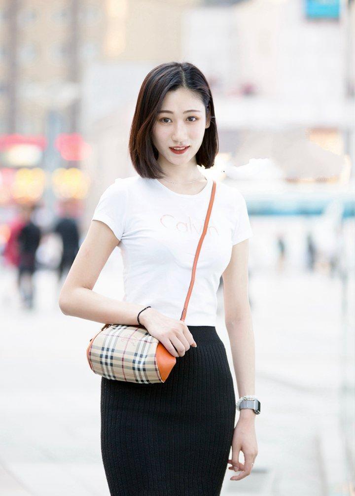 街拍：街上小姐姐一个个穿得清爽迷人, 这才是夏天正确打开方式