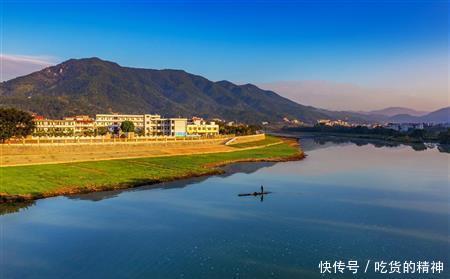 重庆这个地区有福了，长1900km的高速铁路在此过境，促进当地发展