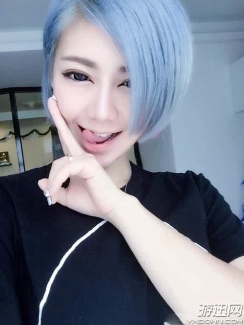 马来西亚短发正妹私房美照 五官精致御姐气息十足