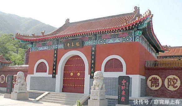 为什么国外的教堂祷告免费，中国寺庙烧香却要收钱？原因让人气愤