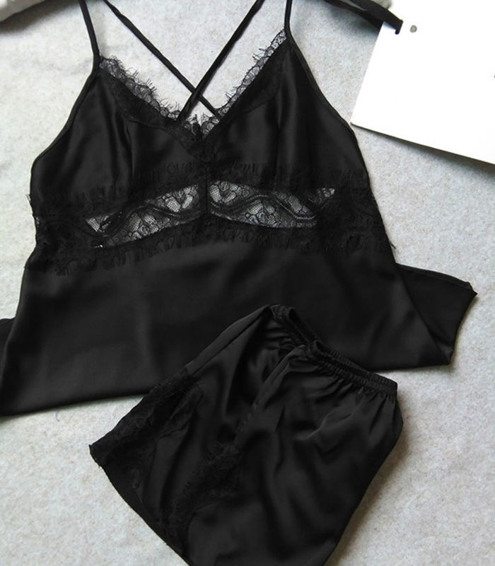 女人看了脸红的不行，男人看了无法自拔，若隐若现根本挪不开眼