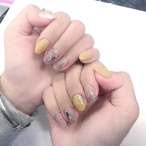  黄色■6种春日黄，显白减龄又时尚！