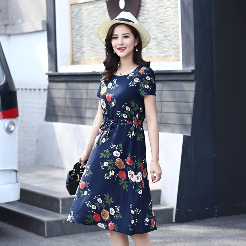 不骗你!从未见过这么美的棉绸裙，51岁婆婆穿上，比旗袍还优雅