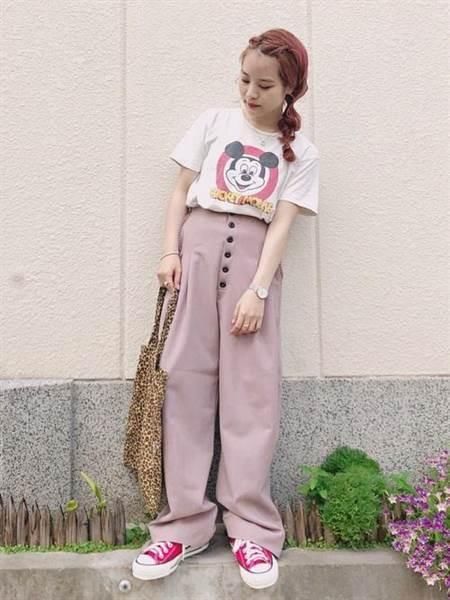 如何用6色帆布鞋变换风格的穿搭术