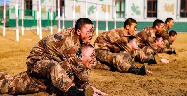  【沙石】飞檐走壁、铁网沙石、牵引横渡……来看看训练中的那些精彩瞬间！