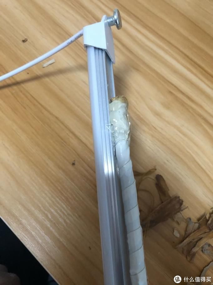  「便宜」最便宜而且家里都有的东西做一个屏幕挂灯。教程简单粗暴。
