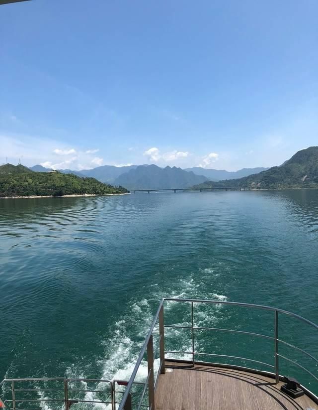 被称浙江三大美女湖之一，曾是浙江最大水电站，如今成旅游度假区