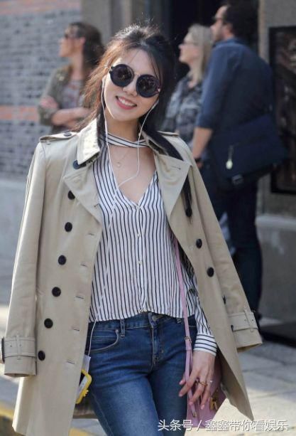 美女街拍照片，图一漂亮，图二唯美，图四性感，你最中意哪一张?