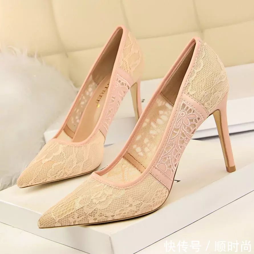 穿高跟鞋原来可以这样美!穿着舒适又大方,显高显女神范