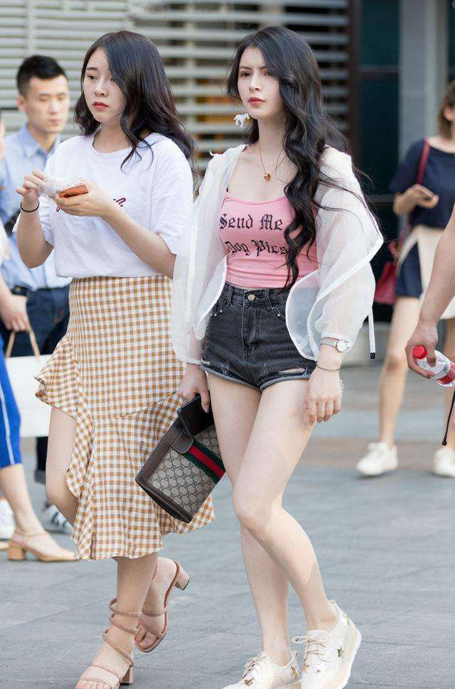 街拍美女，图三很多人都喜欢