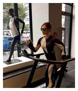 贝嫂维多利亚穿高跟鞋跑步开越野？全都是为了美，网友：真是拼