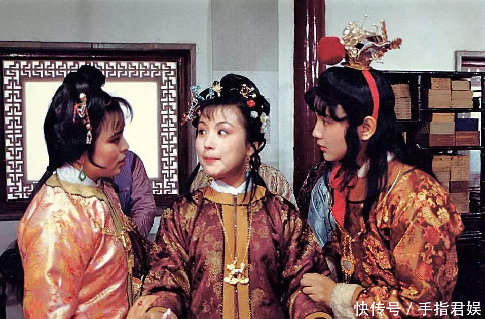 『带金』明明她才是第一个带金的人,为何贾宝玉不认为他俩是“金玉姻缘”