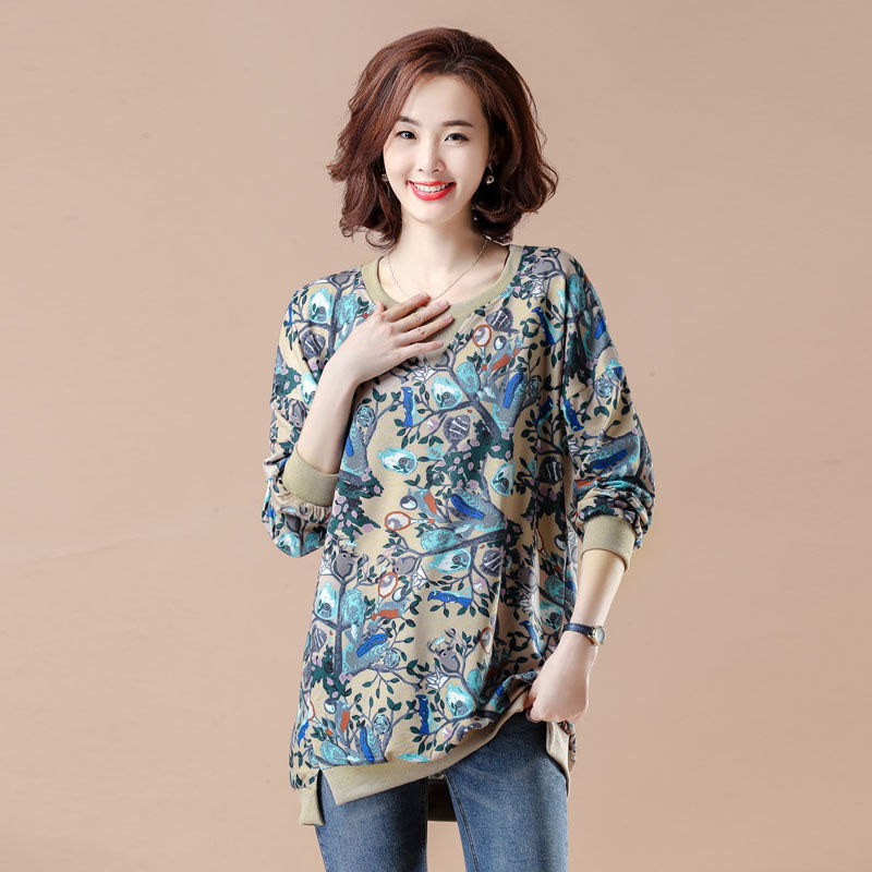 难怪,胖大姐裙子也不穿了,今秋流行卫衣+萝卜裤,超美超好看