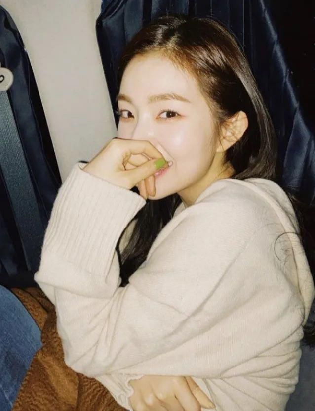  显得■春日时髦显白靠它全搞定！Jennie、裴珠泫已经安排了，那你呢？
