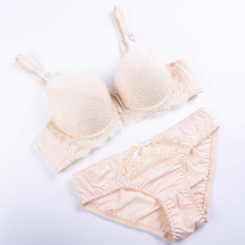 别再穿三角裤了!媳妇只穿“透明丁裤”，性感而不失韵味