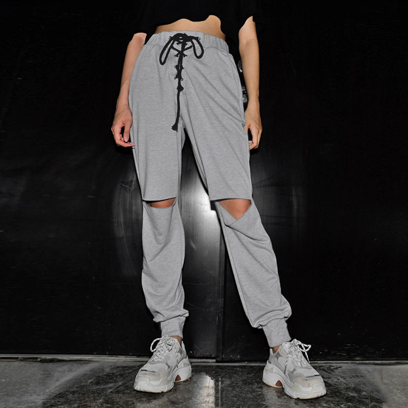 居家主要是舒服，舒服的居家服很重要，还带一丝“性感”