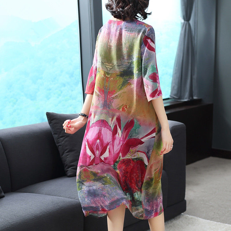 女人再穷也要打扮,特别是70后女人,三伏天这样穿凉快又洋气