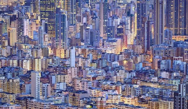 在香港住“笼屋”的人，他们都有什么身份？看完才明白