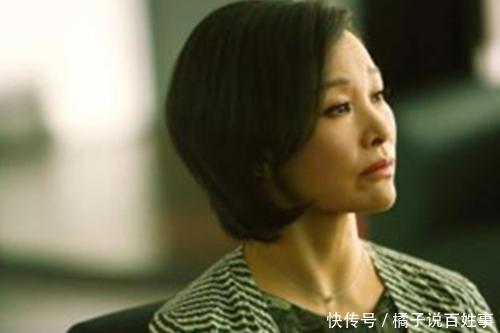  白发明显：50岁以上的女人尽量不要留长发，选择短发更好，主要是因为这3点