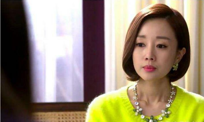 知名女星儿子逼同学喝沐浴乳, 拒绝道歉否认事实, 不堪指责如今移