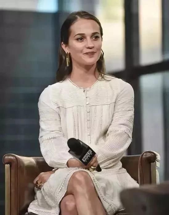 秋天这几款裙子美翻天，高圆圆、刘雯早就穿起来了！