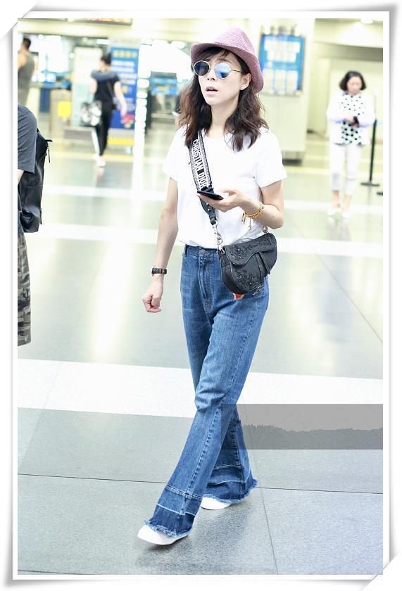 当165张静初穿阔腿裤撞上178奚梦瑶，才知道超模的腿真不是好惹的