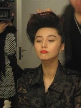 这位女星力挺铲屎官，并公开曝出了范冰冰丑事！网友：我就不信！