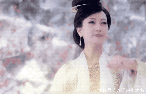 『大衣』赵雅芝真是时尚搭配教科书,照着这8套大衣穿,时髦又减龄!