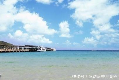 全球十大度假岛屿，长滩岛是一个很受冲浪爱好者喜欢的地方