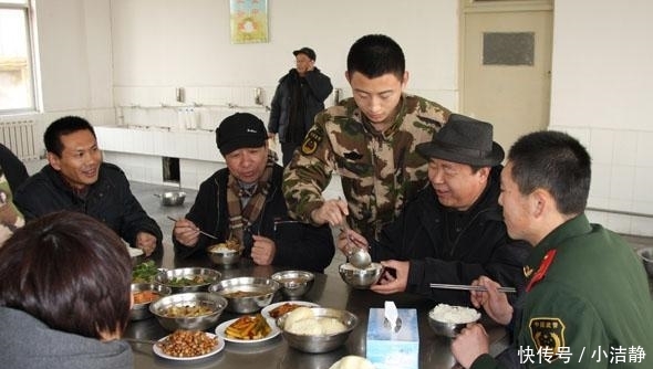 部队饭菜的回忆：这道菜是新兵的最爱却是老兵的噩梦，当兵的才懂