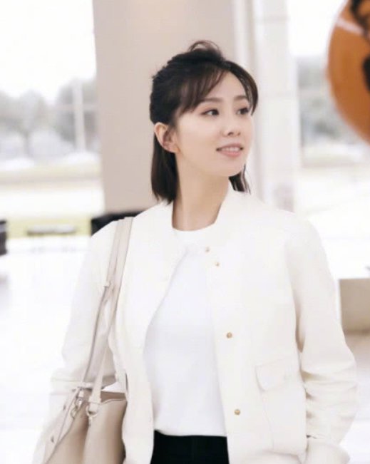 差点没认出来！刘诗诗换了新短发如整容，31岁嫩成18岁少女