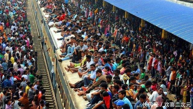 印度55度高温靠什么续命？300元一台卖断货的“稻草空调”了解一